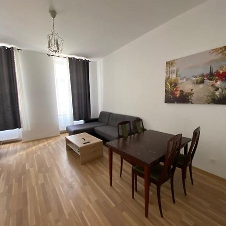 Niceapartmenthollergasse 8 Wenen Buitenkant foto